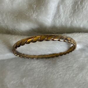😉Bundle Days😉 Vintage Monet Gold Toned Rope Twist Bracelet Bangle 2.5” Diameter